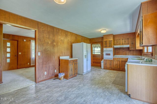 426 South Johnson Road, Rogersville, TN 37857