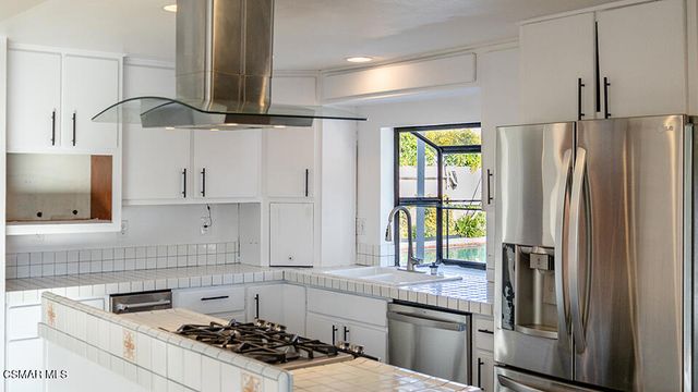 2036 Brentwood Street, Simi Valley, CA 93063