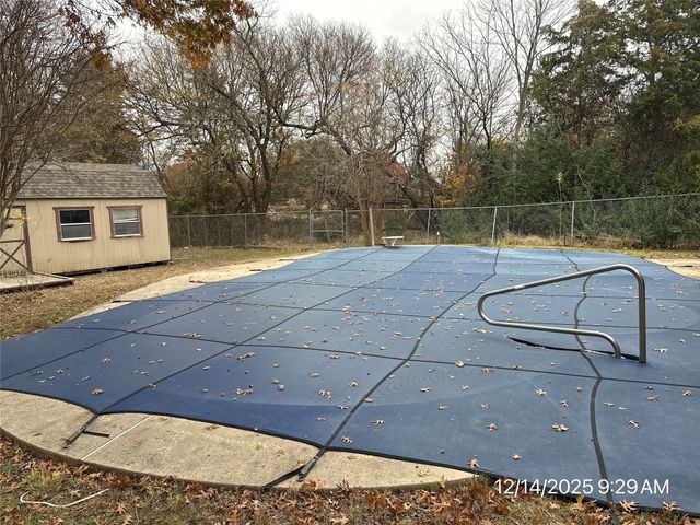 103 Red Bud Court, Oak Leaf, TX 75154