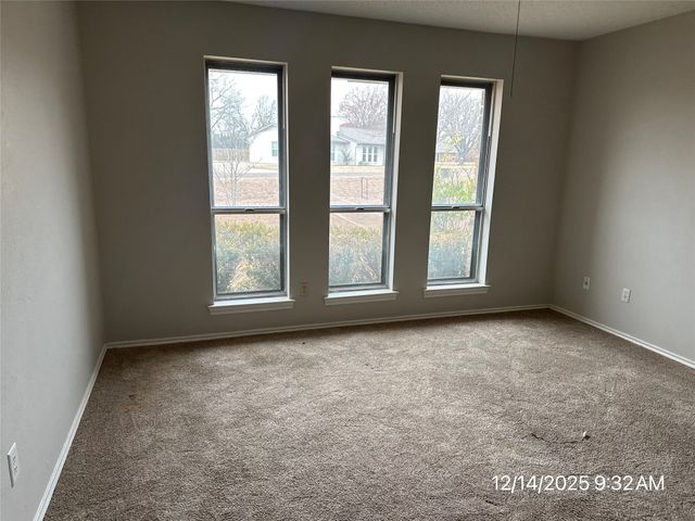 103 Red Bud Court, Oak Leaf, TX 75154