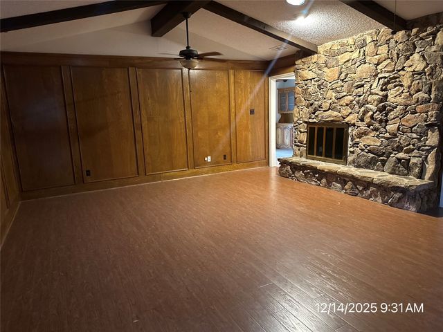 103 Red Bud Court, Oak Leaf, TX 75154