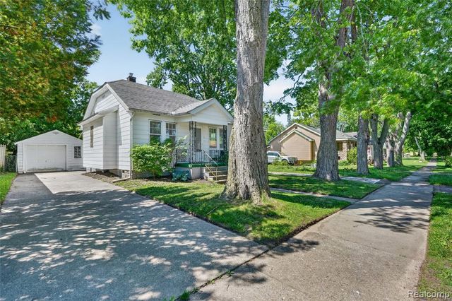 29 W New York Avenue, Pontiac, MI 48340