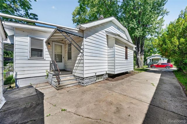 29 W New York Avenue, Pontiac, MI 48340
