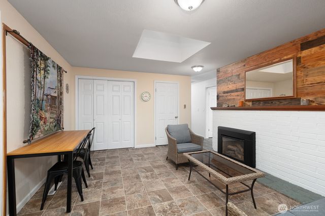 124 Crestwood Drive SW, Lakewood, WA 98498