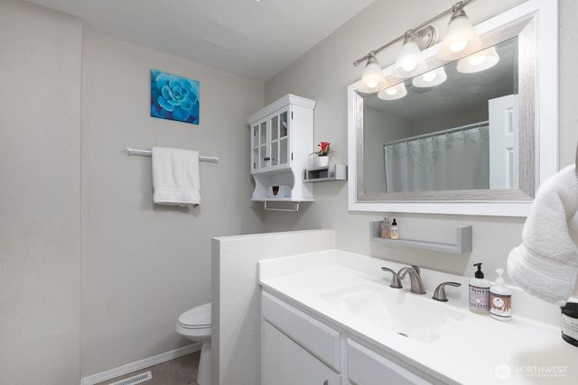 124 Crestwood Drive SW, Lakewood, WA 98498