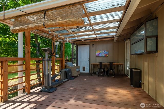 124 Crestwood Drive SW, Lakewood, WA 98498