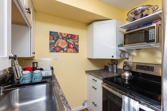 124 Crestwood Drive SW, Lakewood, WA 98498