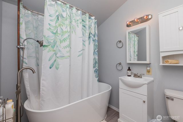 124 Crestwood Drive SW, Lakewood, WA 98498