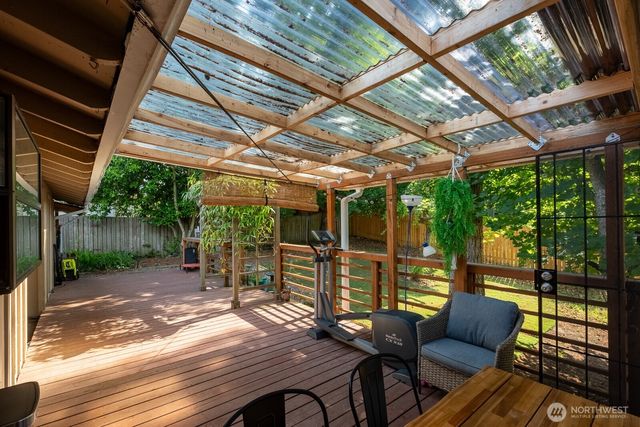 124 Crestwood Drive SW, Lakewood, WA 98498