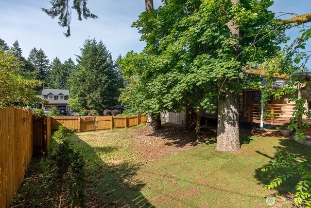 124 Crestwood Drive SW, Lakewood, WA 98498