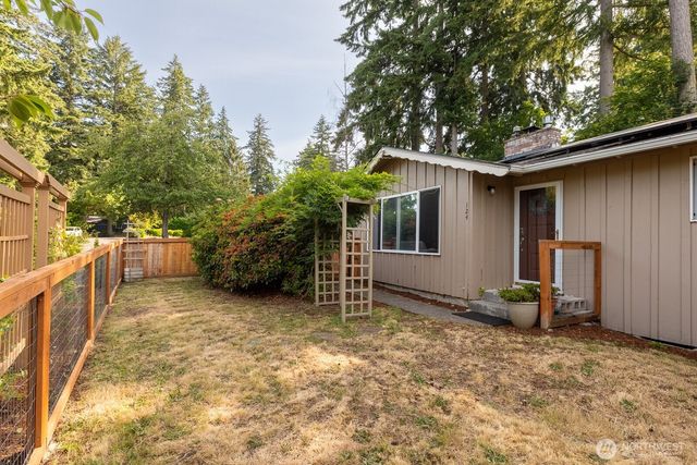124 Crestwood Drive SW, Lakewood, WA 98498