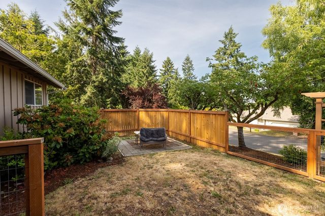 124 Crestwood Drive SW, Lakewood, WA 98498