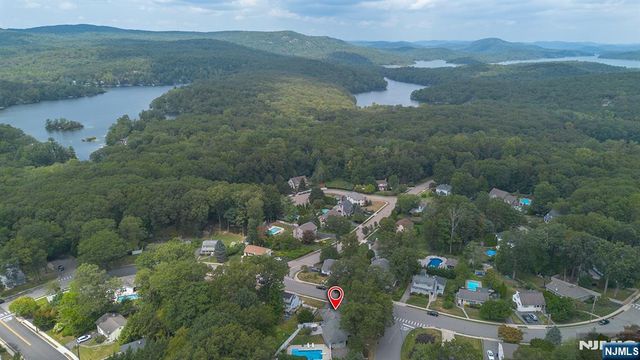 180 Rafkind Road, Bloomingdale, NJ 07403