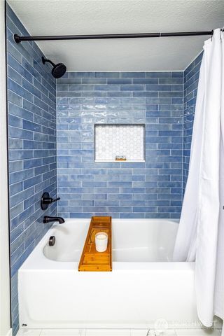 19305 196th Avenue NE, Woodinville, WA 98077