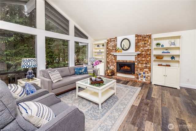 19305 196th Avenue NE, Woodinville, WA 98077