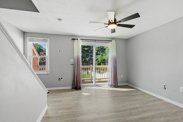 39 Madonna Circle 39, Lowell, MA 01854