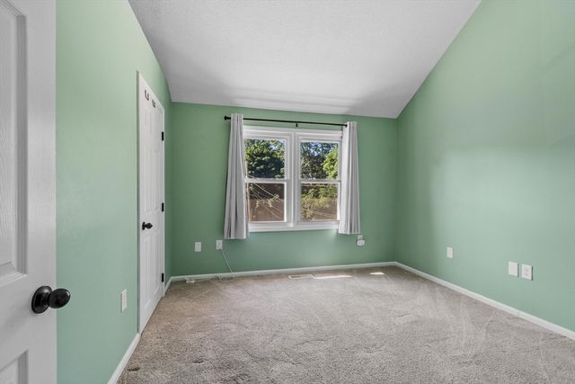39 Madonna Circle 39, Lowell, MA 01854