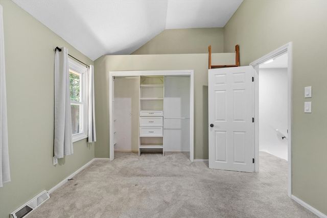 39 Madonna Circle 39, Lowell, MA 01854