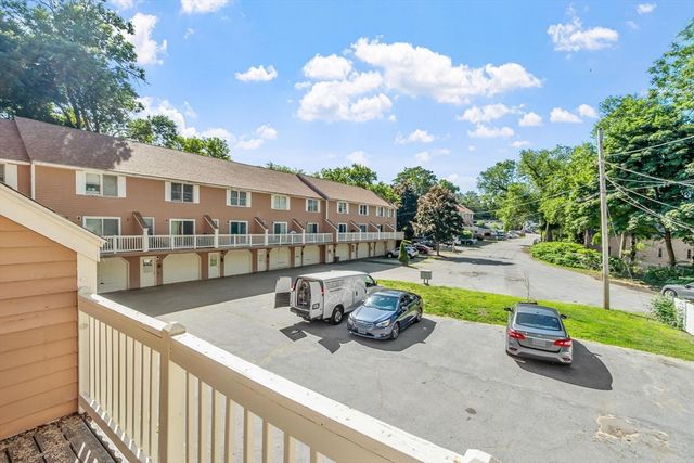 39 Madonna Circle 39, Lowell, MA 01854