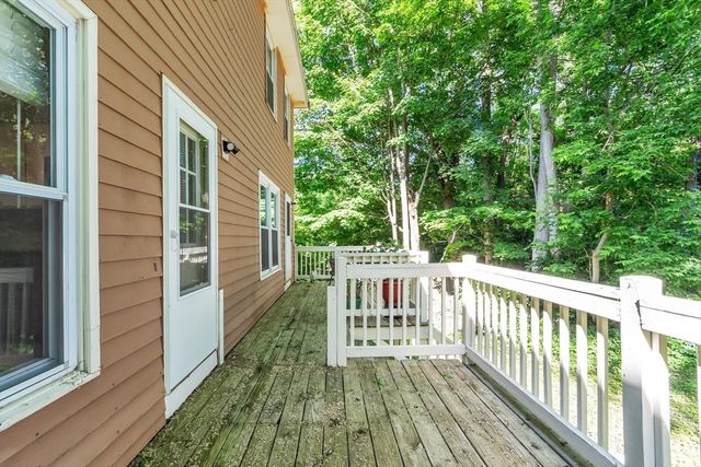 39 Madonna Circle 39, Lowell, MA 01854