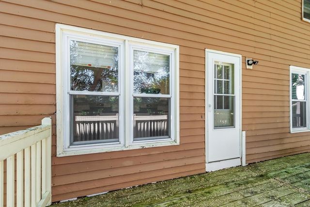 39 Madonna Circle 39, Lowell, MA 01854