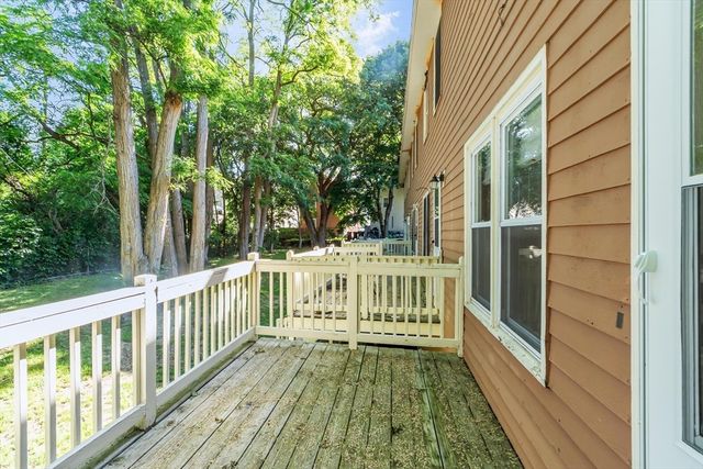 39 Madonna Circle 39, Lowell, MA 01854