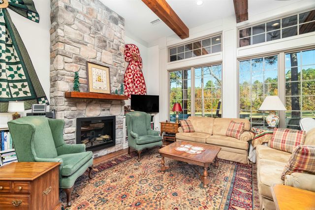 10 Gijon Lane, Hot Springs Village, AR 71909