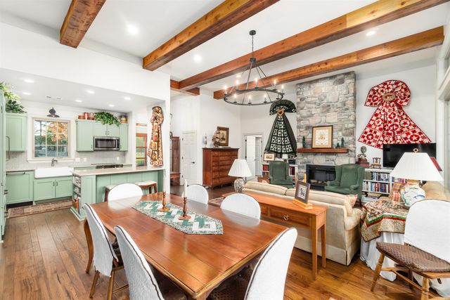 10 Gijon Lane, Hot Springs Village, AR 71909