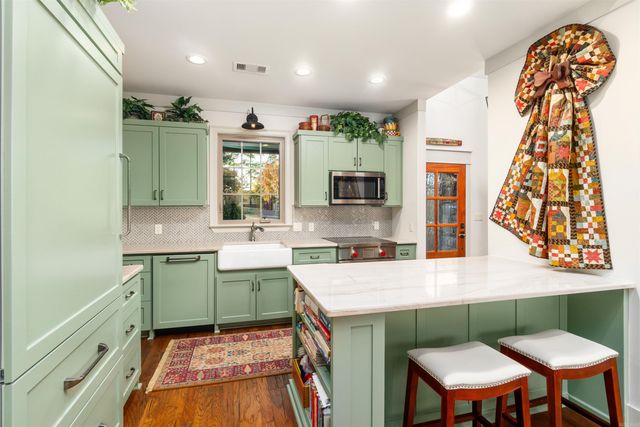 10 Gijon Lane, Hot Springs Village, AR 71909