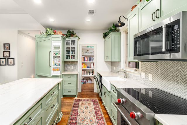 10 Gijon Lane, Hot Springs Village, AR 71909