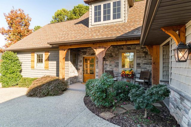 10 Gijon Lane, Hot Springs Village, AR 71909