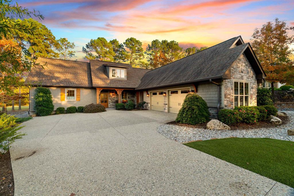 10 Gijon Lane, Hot Springs Village, AR 71909