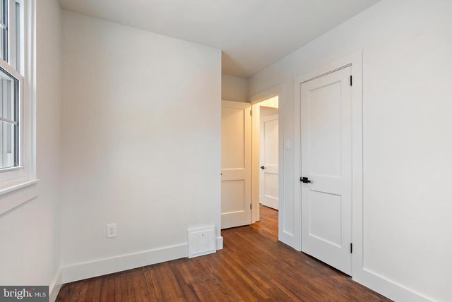 12 LONGVIEW RD, Malvern, PA 19355