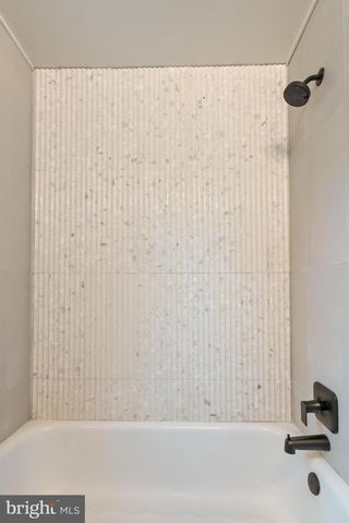 12 LONGVIEW RD, Malvern, PA 19355