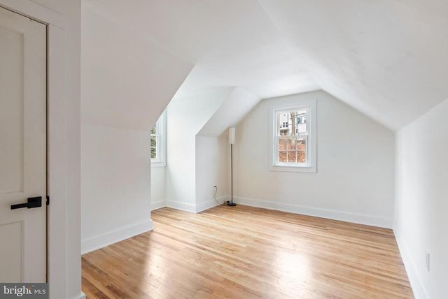 12 LONGVIEW RD, Malvern, PA 19355