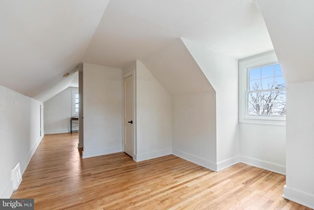 12 LONGVIEW RD, Malvern, PA 19355