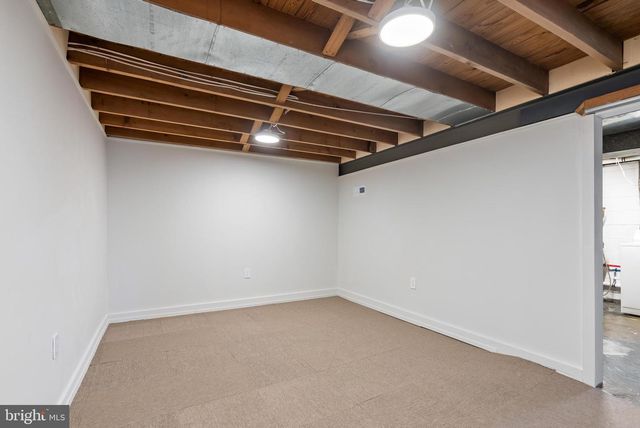 12 LONGVIEW RD, Malvern, PA 19355