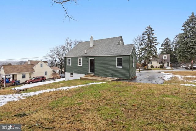 12 LONGVIEW RD, Malvern, PA 19355