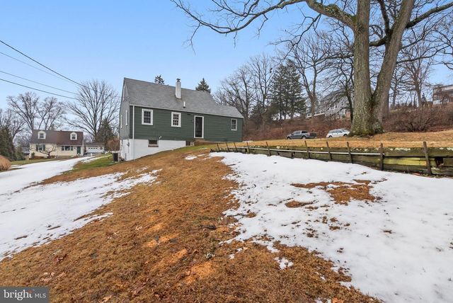 12 LONGVIEW RD, Malvern, PA 19355