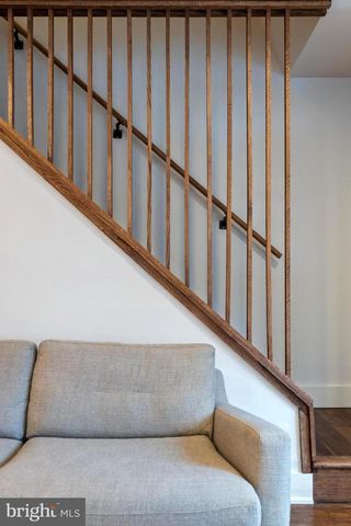 12 LONGVIEW RD, Malvern, PA 19355