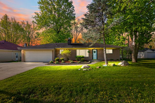 950 Gallaland Avenue, Rochester Hills, MI 48307
