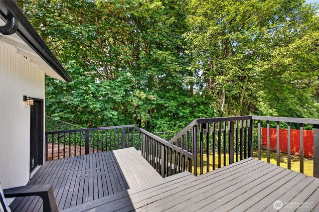 77 Hylebos Avenue, Milton, WA 98354