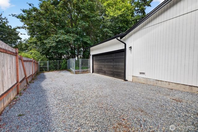 77 Hylebos Avenue, Milton, WA 98354