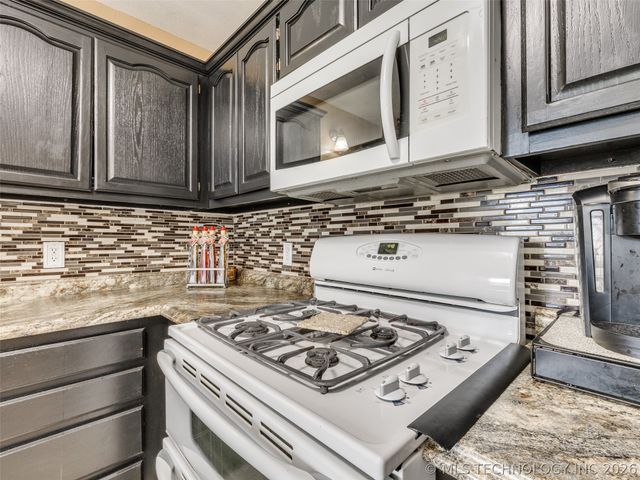 308 N Bristow Avenue, Coweta, OK 74429