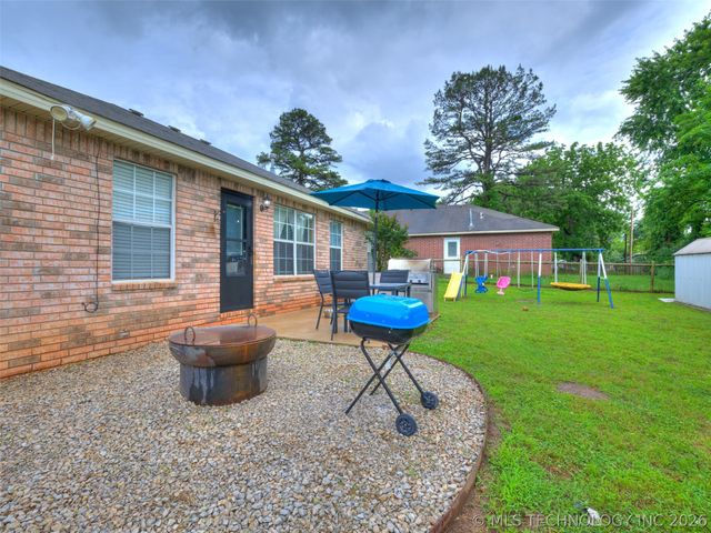 308 N Bristow Avenue, Coweta, OK 74429