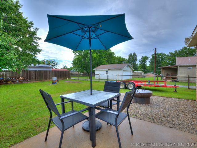 308 N Bristow Avenue, Coweta, OK 74429
