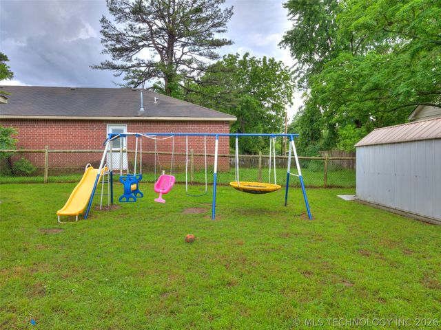 308 N Bristow Avenue, Coweta, OK 74429