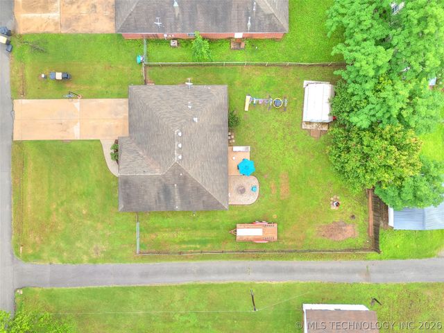 308 N Bristow Avenue, Coweta, OK 74429