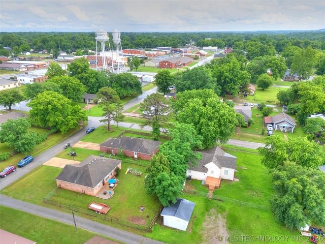 308 N Bristow Avenue, Coweta, OK 74429