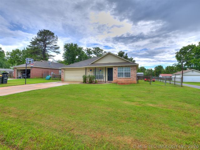 308 N Bristow Avenue, Coweta, OK 74429